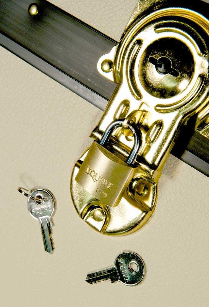 Traditional Tuck Box with Cabin Lock - Multicolour